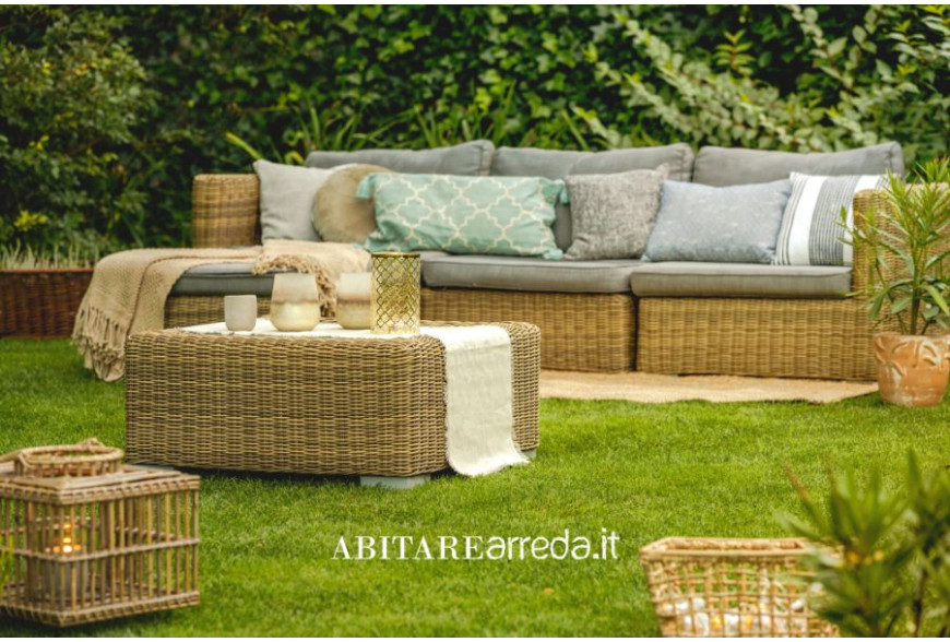 HOW TO CREATE A GARDEN LIVING ROOM: FURNITURE AND ACCESSORIES TO BUY