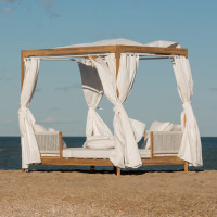 Zante canopy daybed by Rosa Splendiani