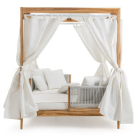 Zante canopy daybed by Rosa Splendiani