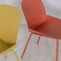 Eva chair in polypropylene by Stones.