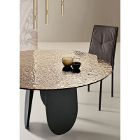 Fixed round table with central base, hammered glass top Maya Capodarte